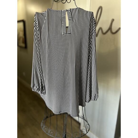 Adrianna Papell Shirt Black White 3/4 Sleeve Striped Button Back Size Medium - Picture 2 of 8
